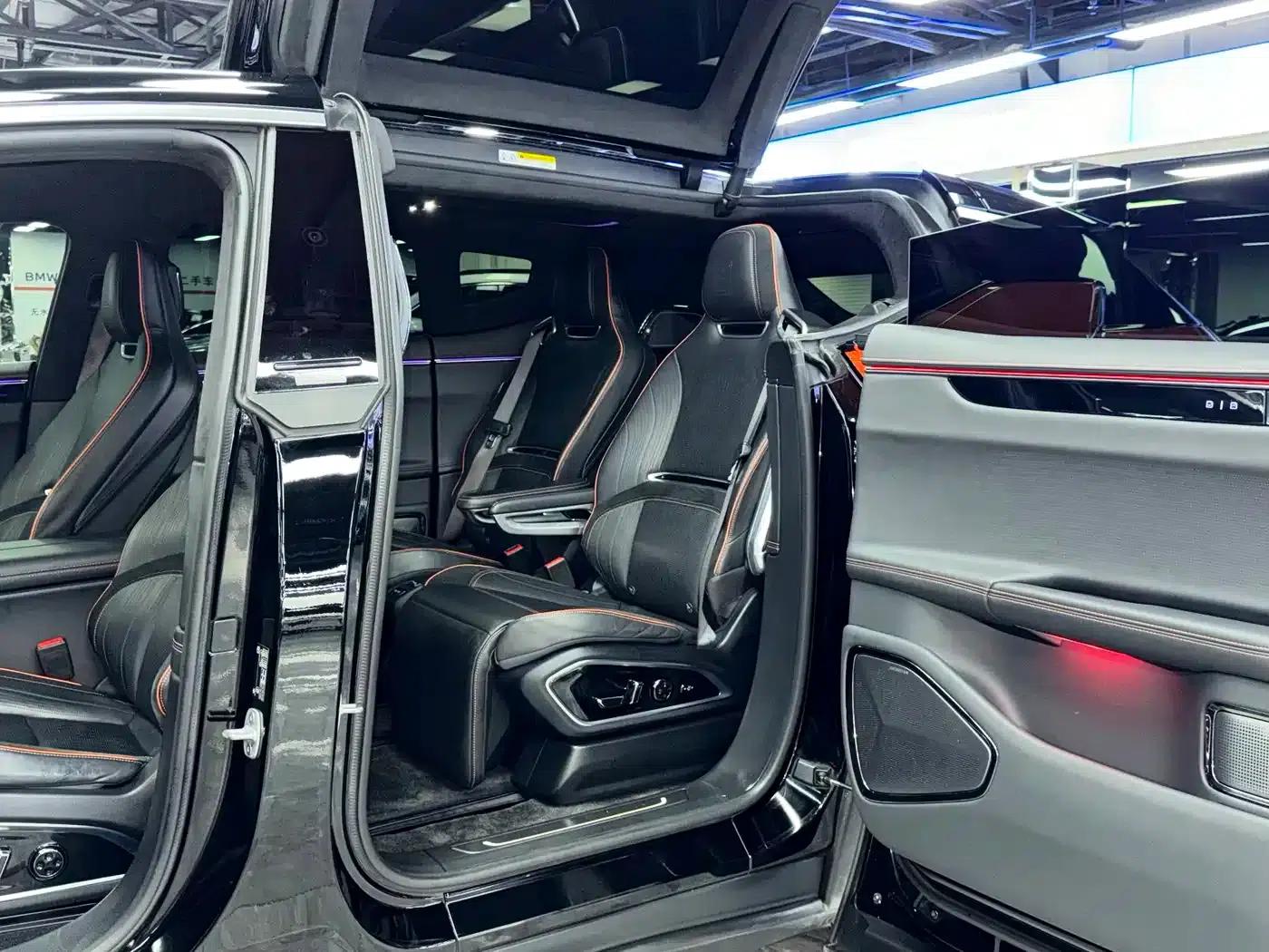 HiPhi X 2021 Founder Edition 6-seater — миниатюра 17