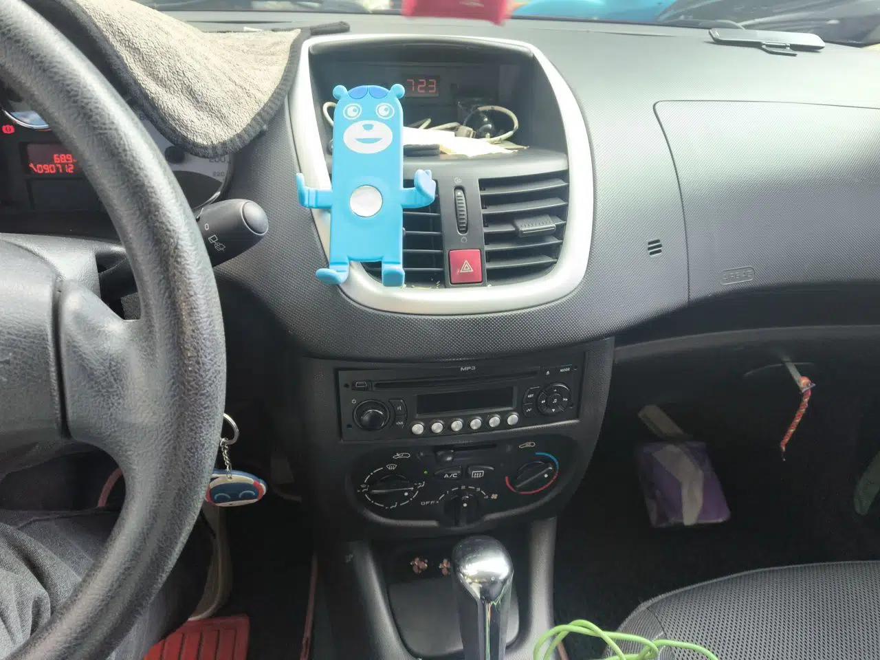 Peugeot 207 2010 Hatchback 1.6L Automatic Yule Edition — миниатюра 13