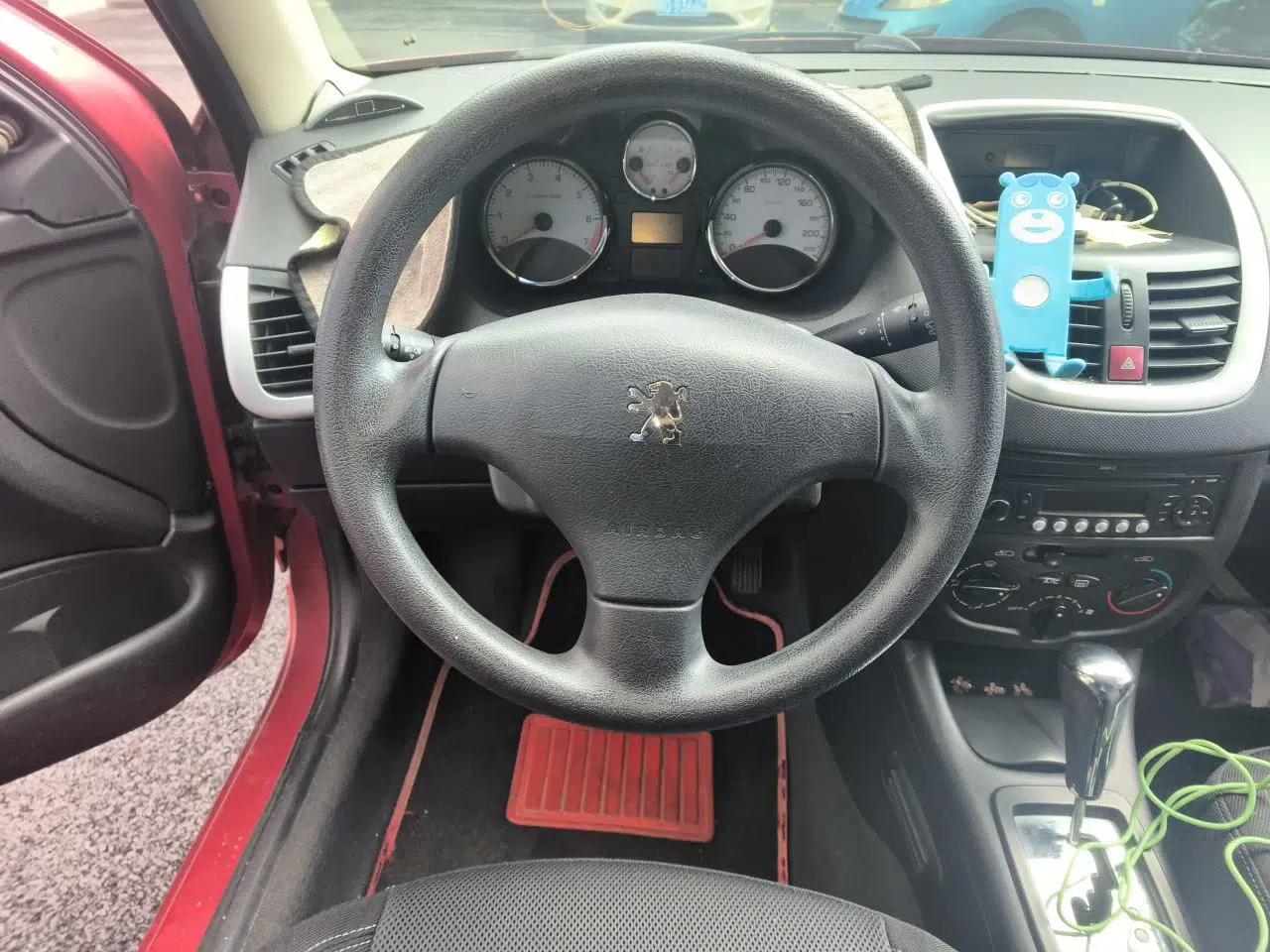 Peugeot 207 2010 Hatchback 1.6L Automatic Yule Edition — миниатюра 10
