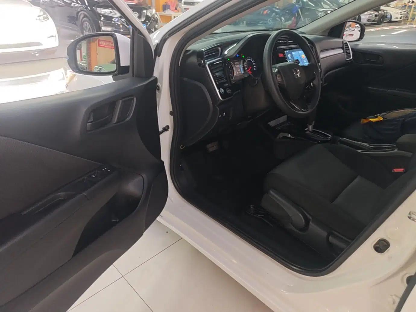 Honda Gienia 2017 1.5L CVT Comfort Version — миниатюра 18