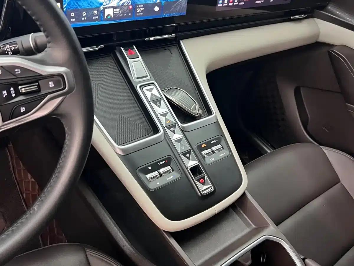Haval Xiaolong MAX 2023 1.5L Hi4 105 4WD Navigator Edition — миниатюра 7