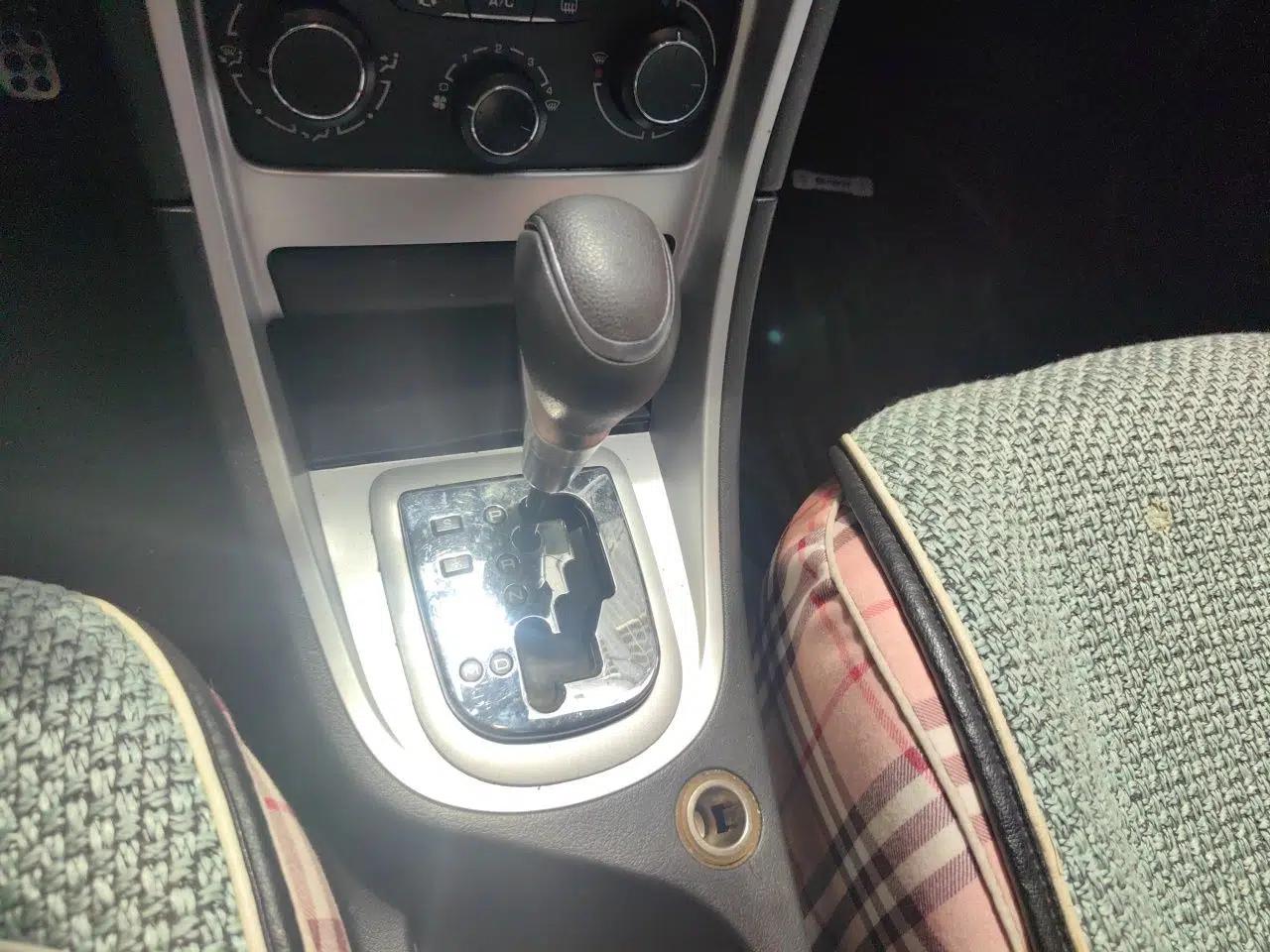 Peugeot 307 2012 1.6L Automatic CROSS — миниатюра 14