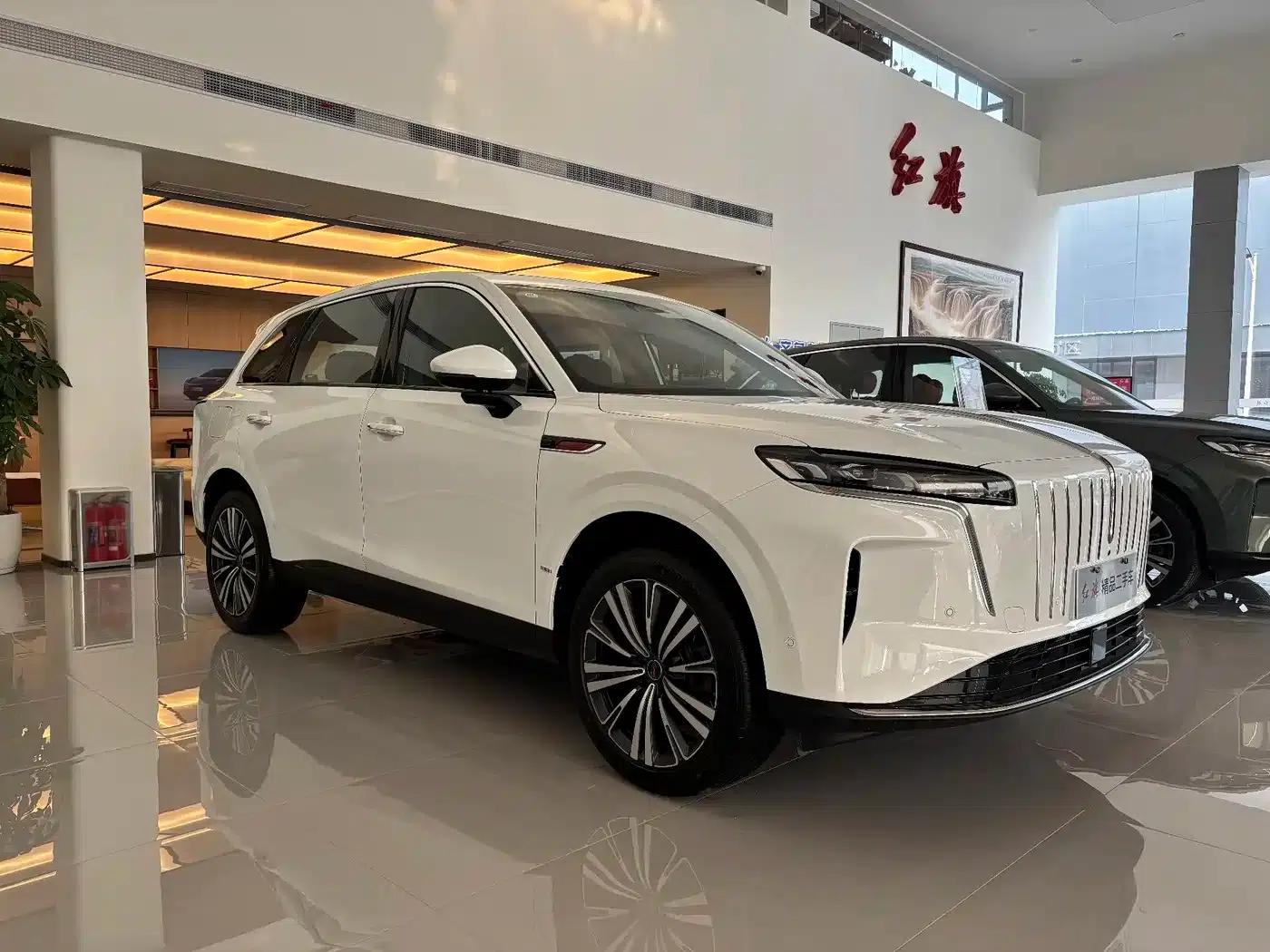 Hongqi HS6 PHEV 2026 Model 240 Intelligent Hybrid — миниатюра 3