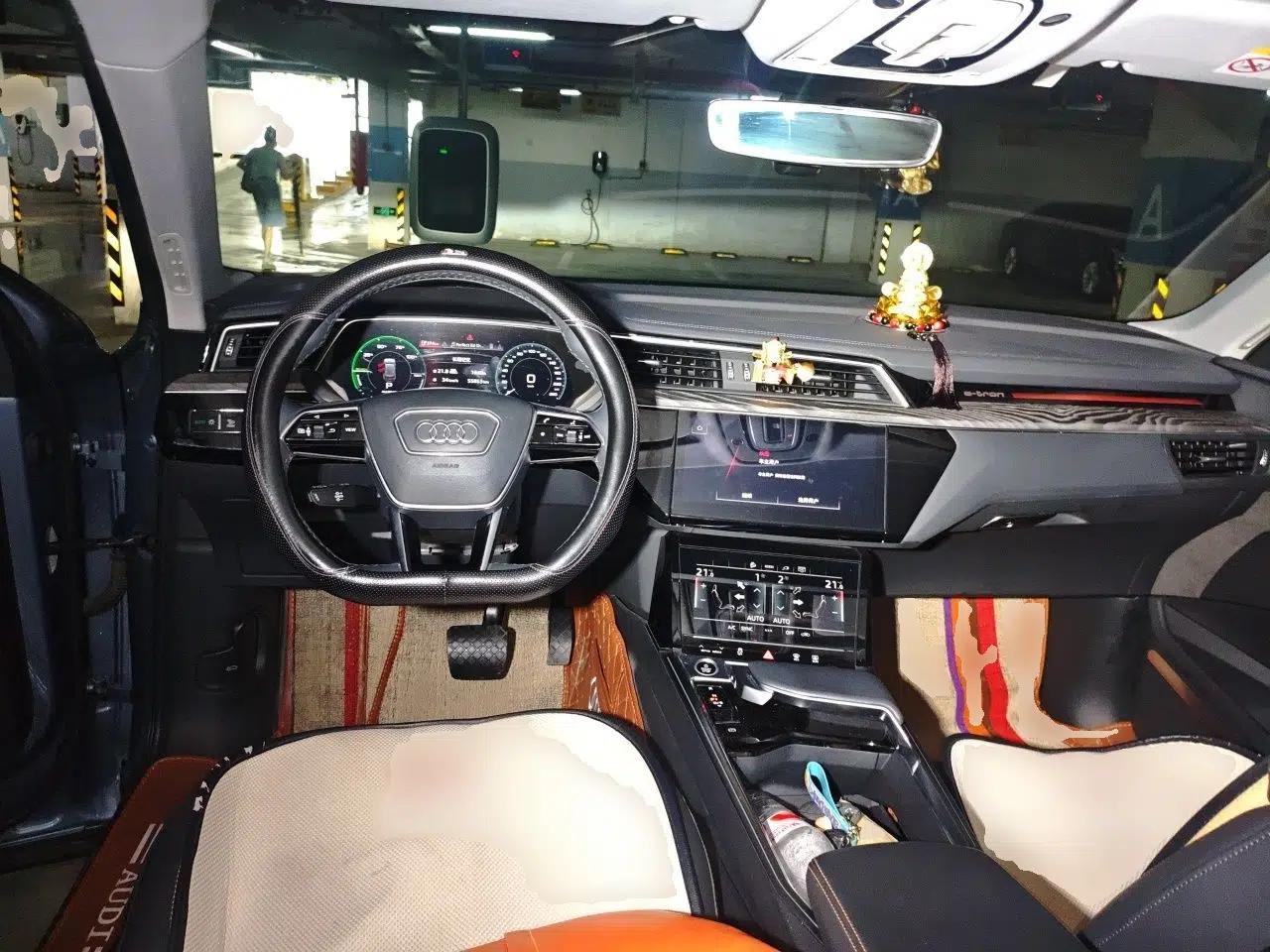 Audi e-tron 2021 50 quattro Prestige Edition — миниатюра 9