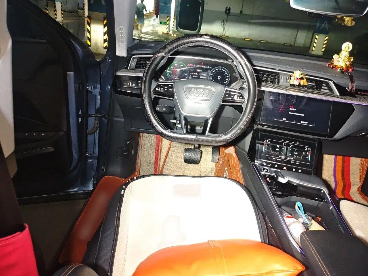 Audi e-tron 2021 50 quattro Prestige Edition — миниатюра 10