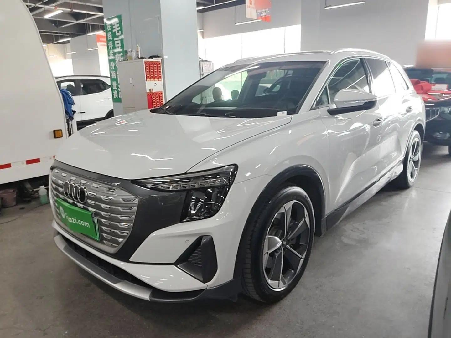 Audi Q5 e-tron 2023 40 e-tron Starry Edition Luxury Package — миниатюра 1