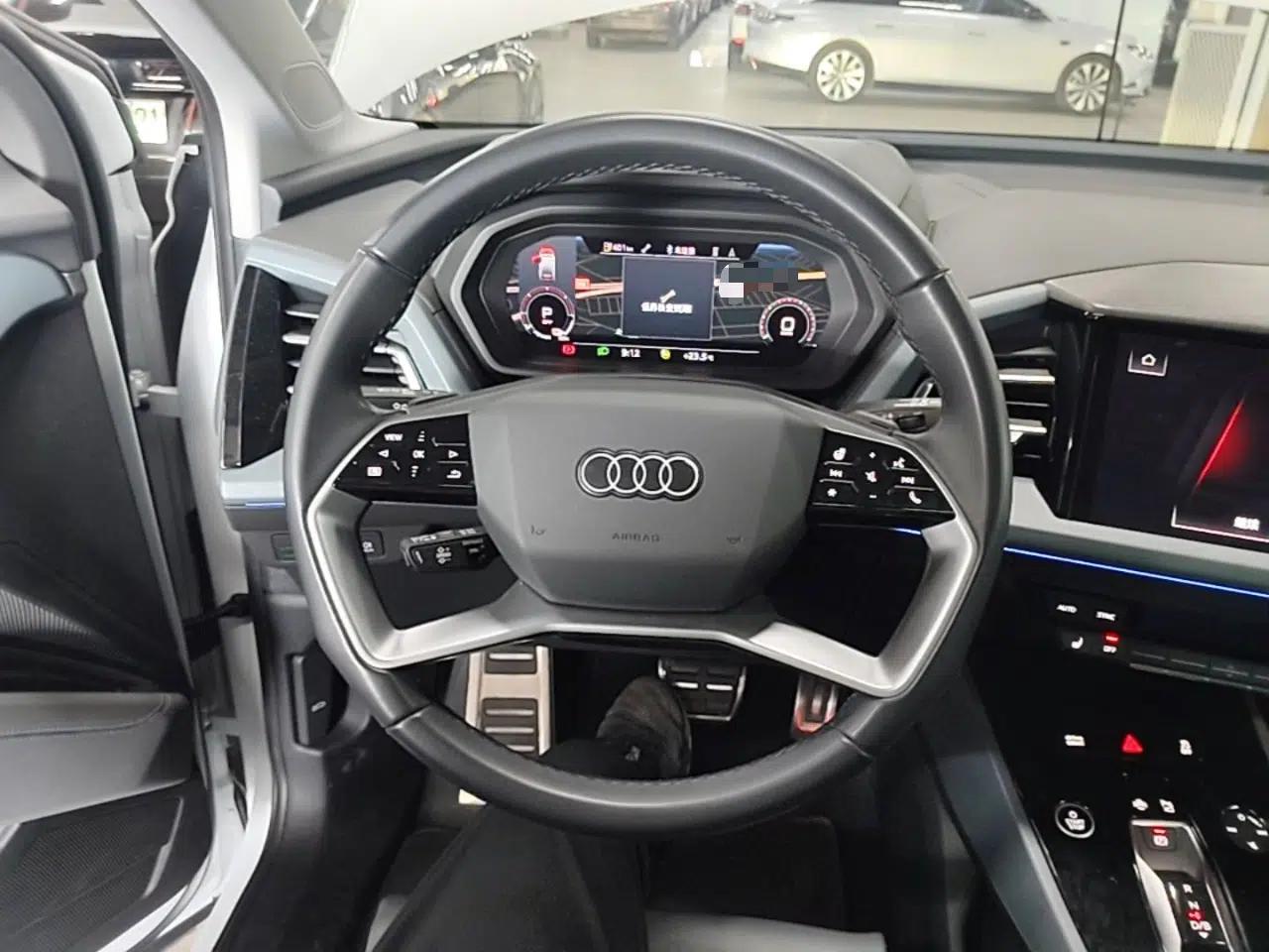 Audi Q5 e-tron 2023 40 e-tron Starry Edition Luxury Package — миниатюра 13