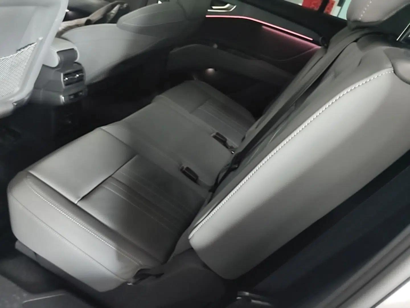 Audi Q5 e-tron 2023 40 e-tron Starry Edition Luxury Package — миниатюра 20