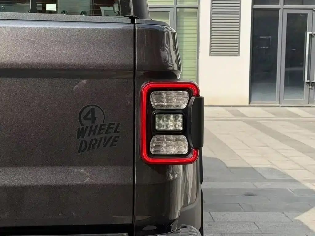 Gladiator 2023 3.6L Overland — миниатюра 23