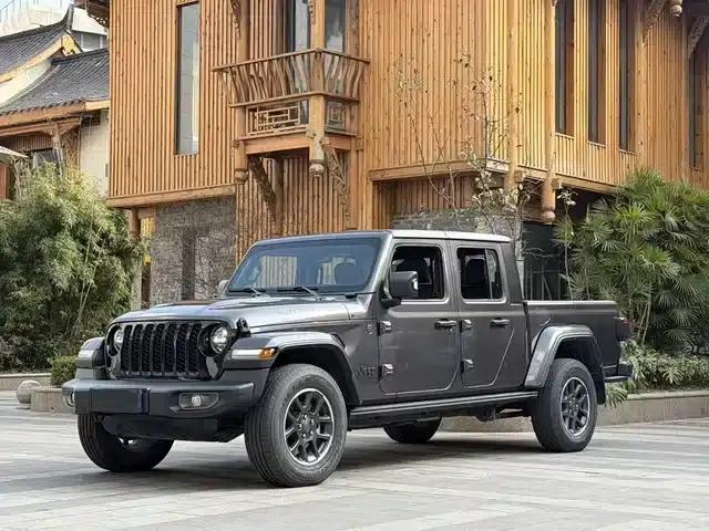 Gladiator 2023 3.6L Overland