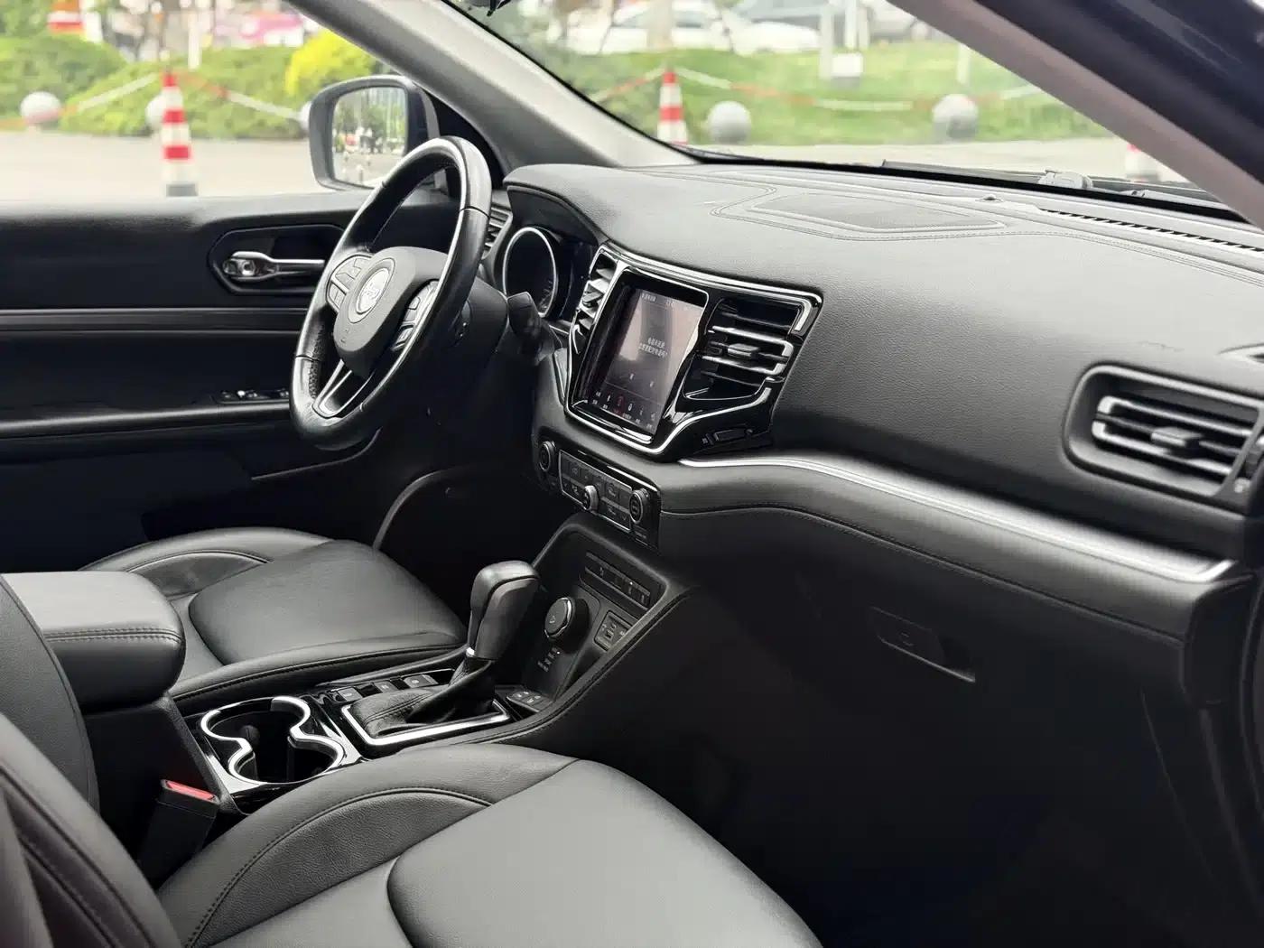 Grand Commander 2022 2.0T AWD Luxury Edition — миниатюра 11