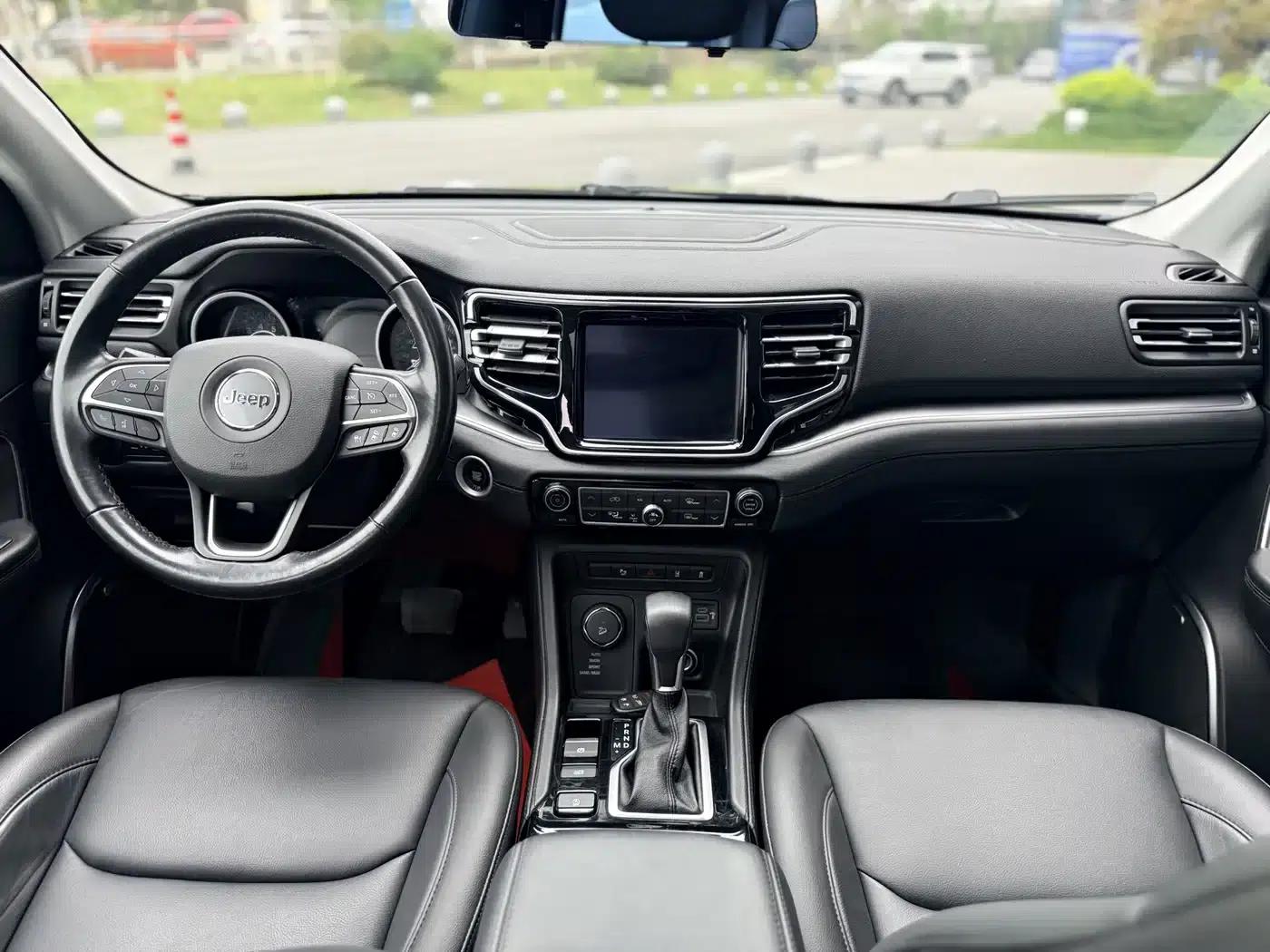 Grand Commander 2022 2.0T AWD Luxury Edition — миниатюра 12