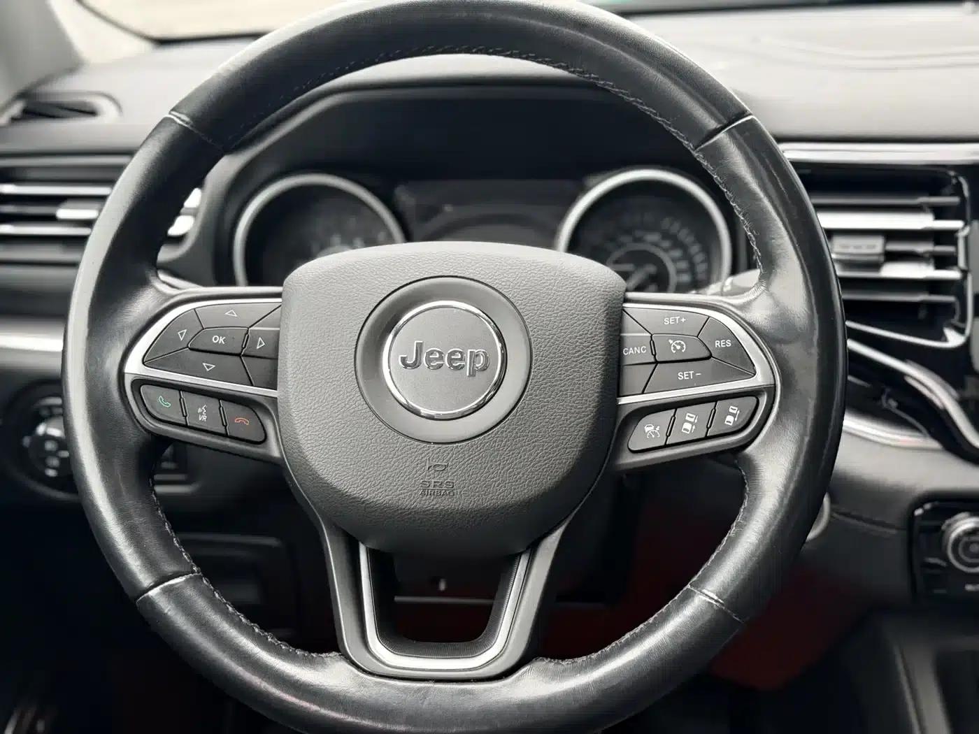 Grand Commander 2022 2.0T AWD Luxury Edition — миниатюра 18