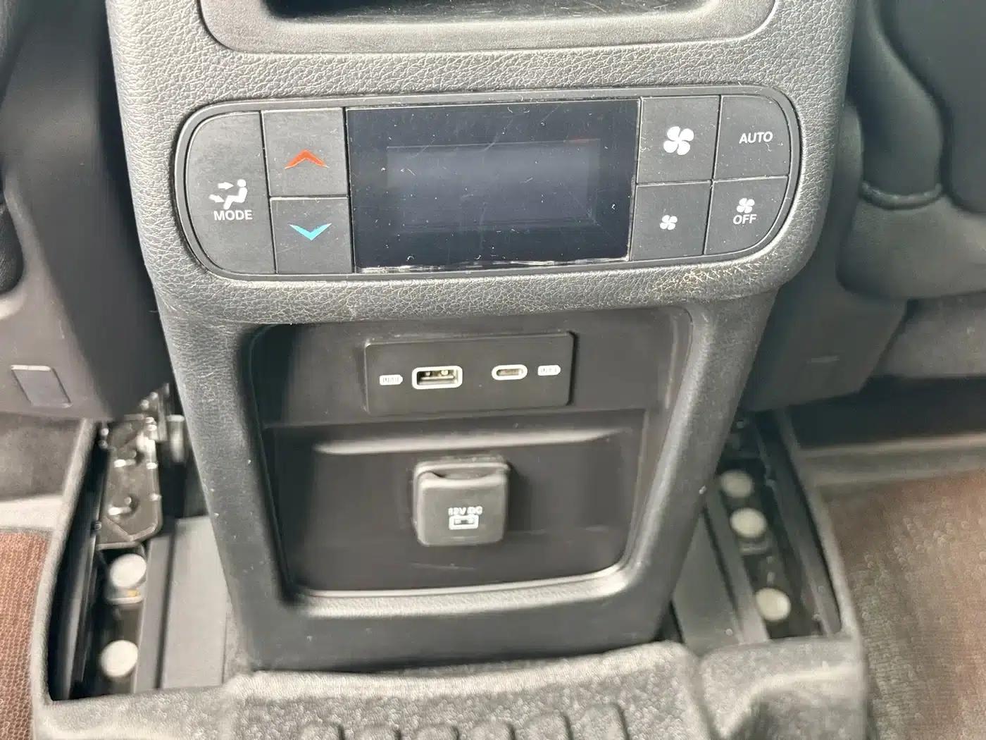 Grand Commander 2022 2.0T AWD Luxury Edition — миниатюра 20