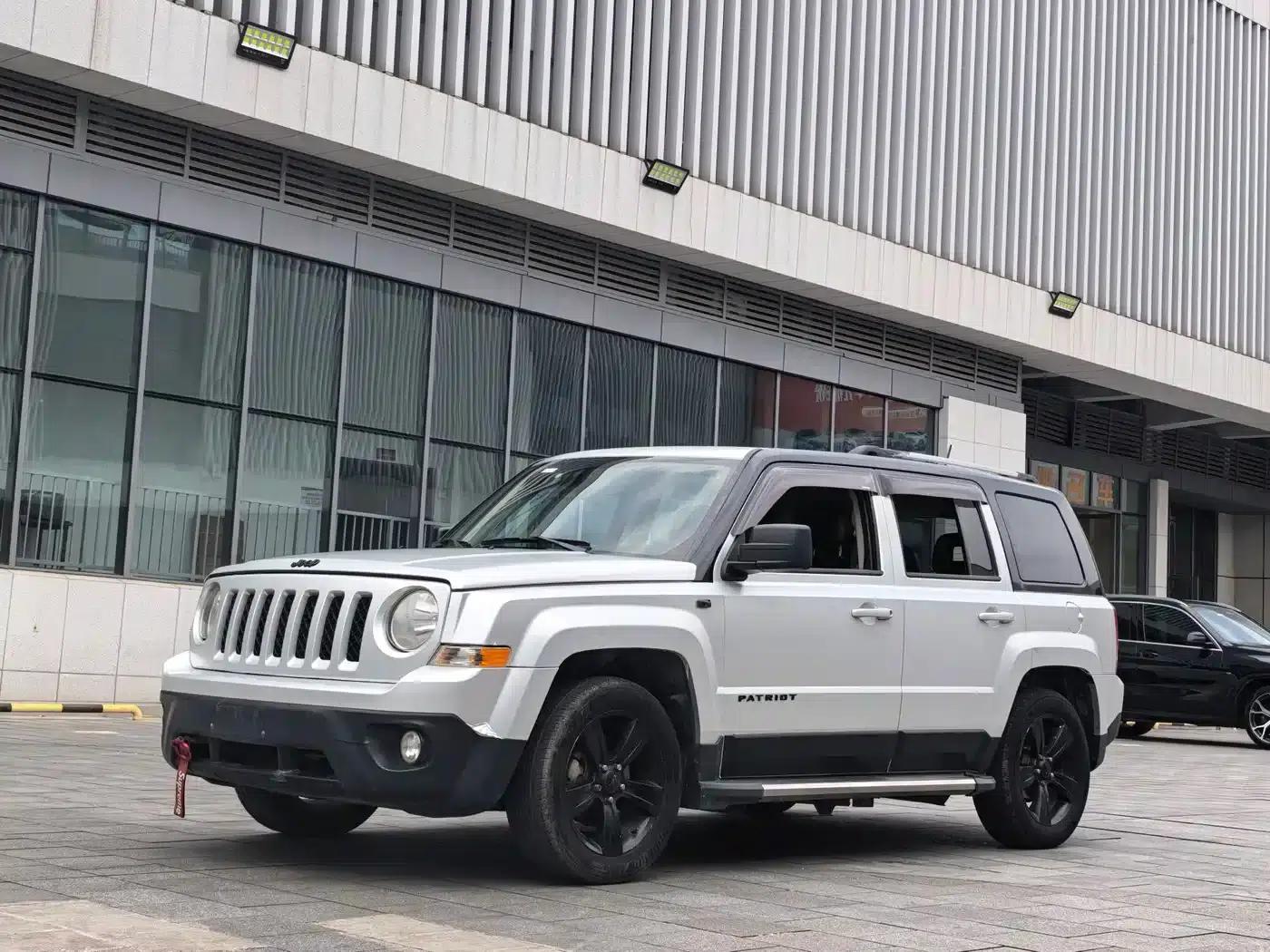 2014 Jeep Compass 2.4L Luxury Navigation Edition — миниатюра 1