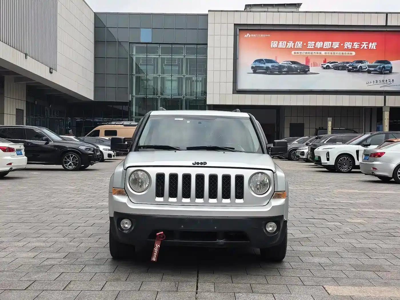 2014 Jeep Compass 2.4L Luxury Navigation Edition — миниатюра 2