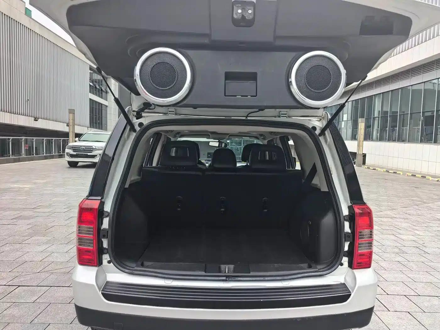 2014 Jeep Compass 2.4L Luxury Navigation Edition — миниатюра 13