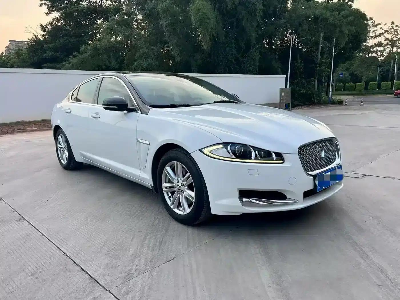 2014 Jaguar XF 2.0T Elegance Edition — миниатюра 3
