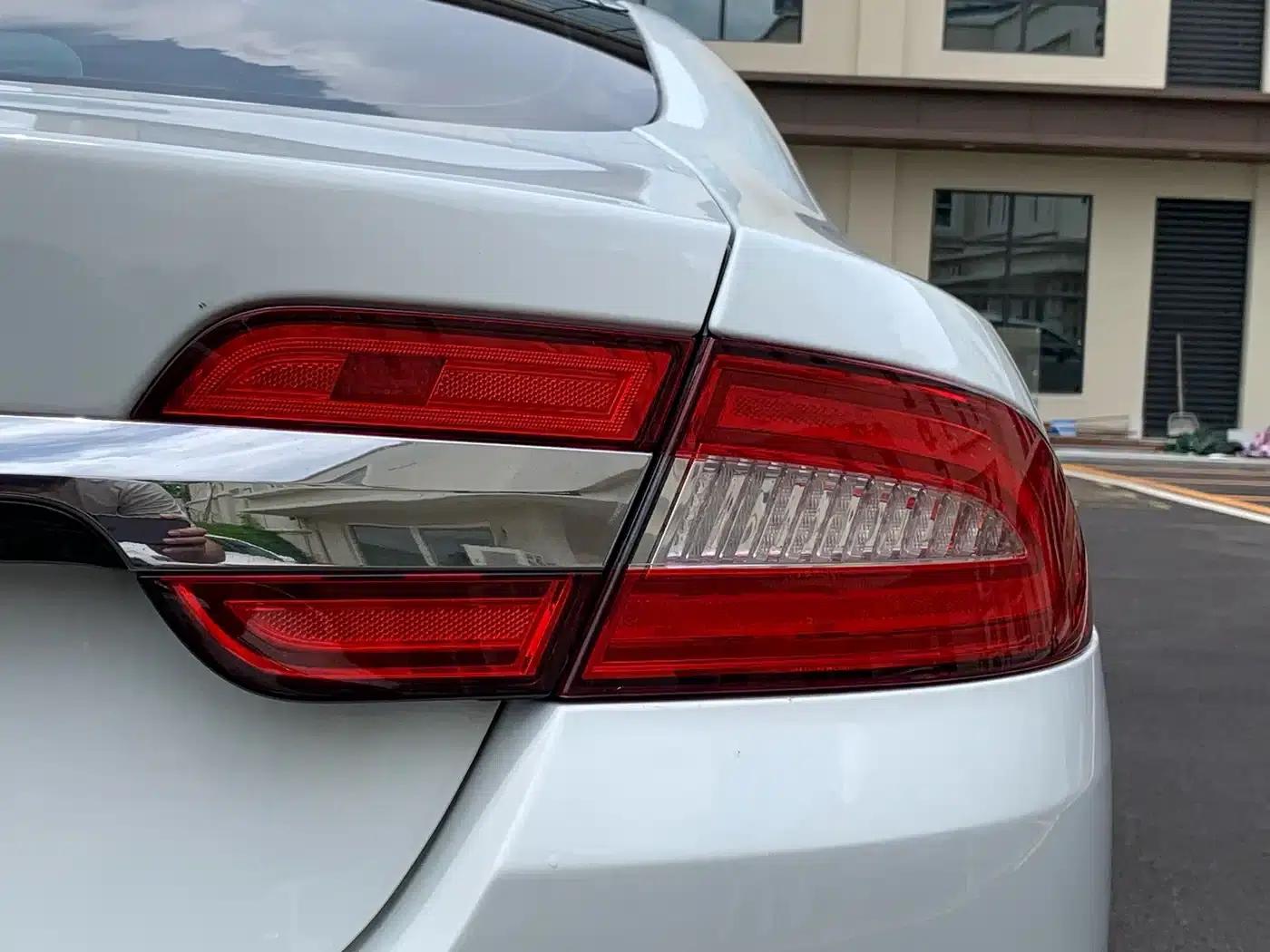 2013 Jaguar XF 2.0T Luxury Edition — миниатюра 11