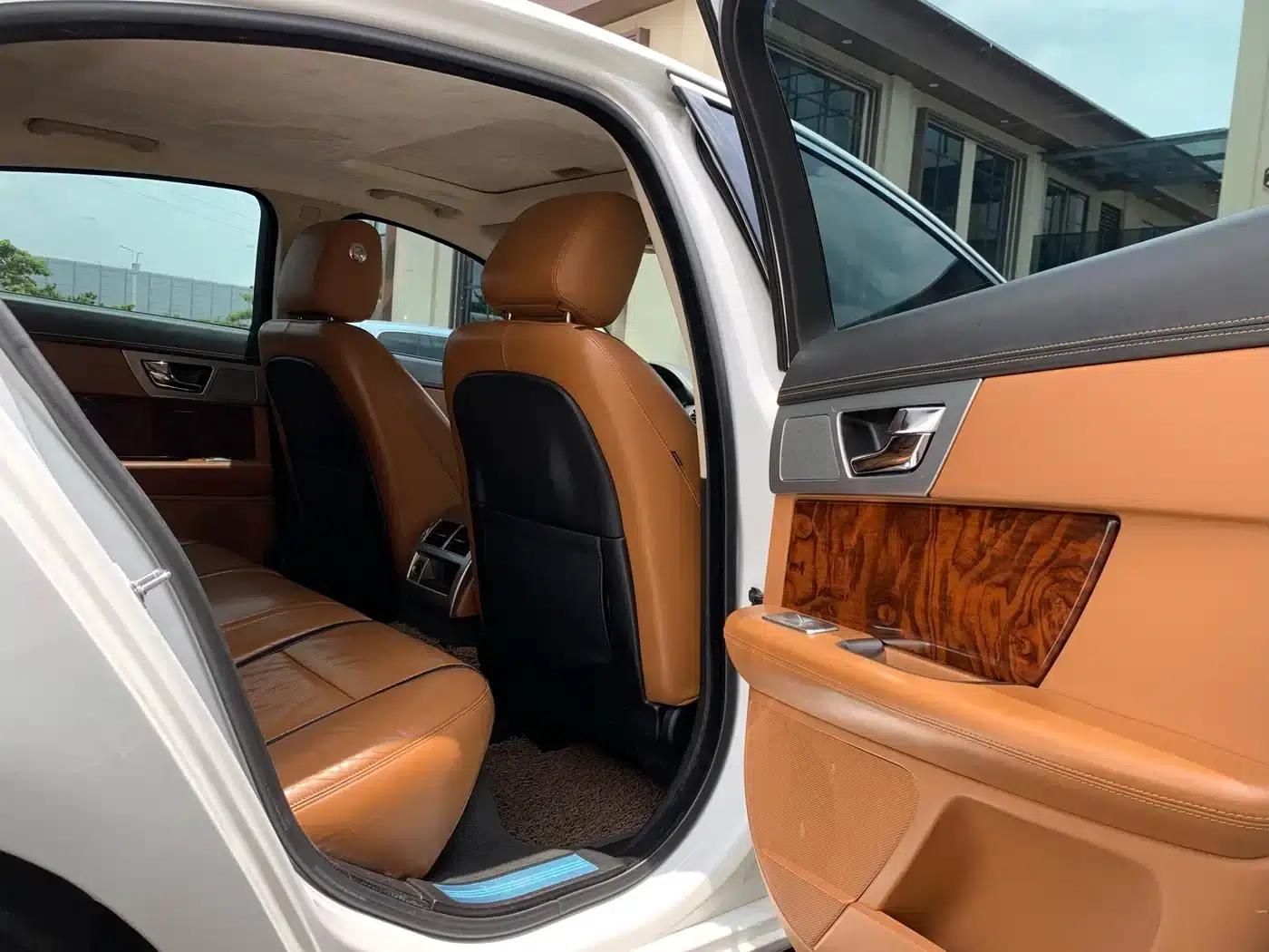 2013 Jaguar XF 2.0T Luxury Edition — миниатюра 16