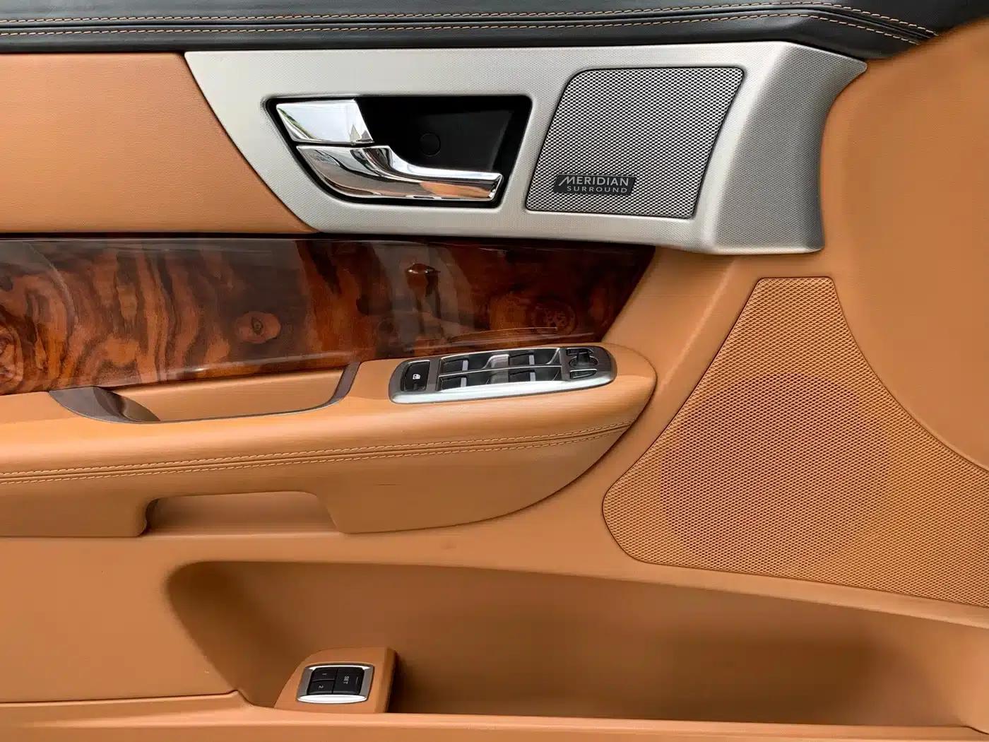 2013 Jaguar XF 2.0T Luxury Edition — миниатюра 22