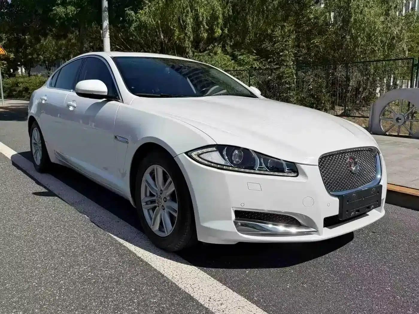 Jaguar XF 2015 XF 2.0T Elegance Edition — миниатюра 1