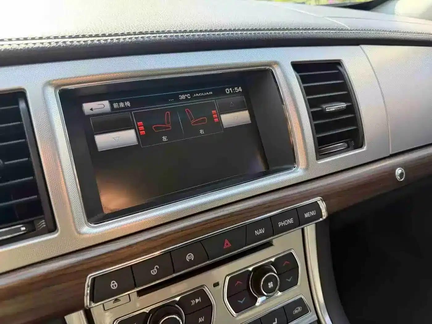 Jaguar XF 2015 XF 2.0T Elegance Edition — миниатюра 11