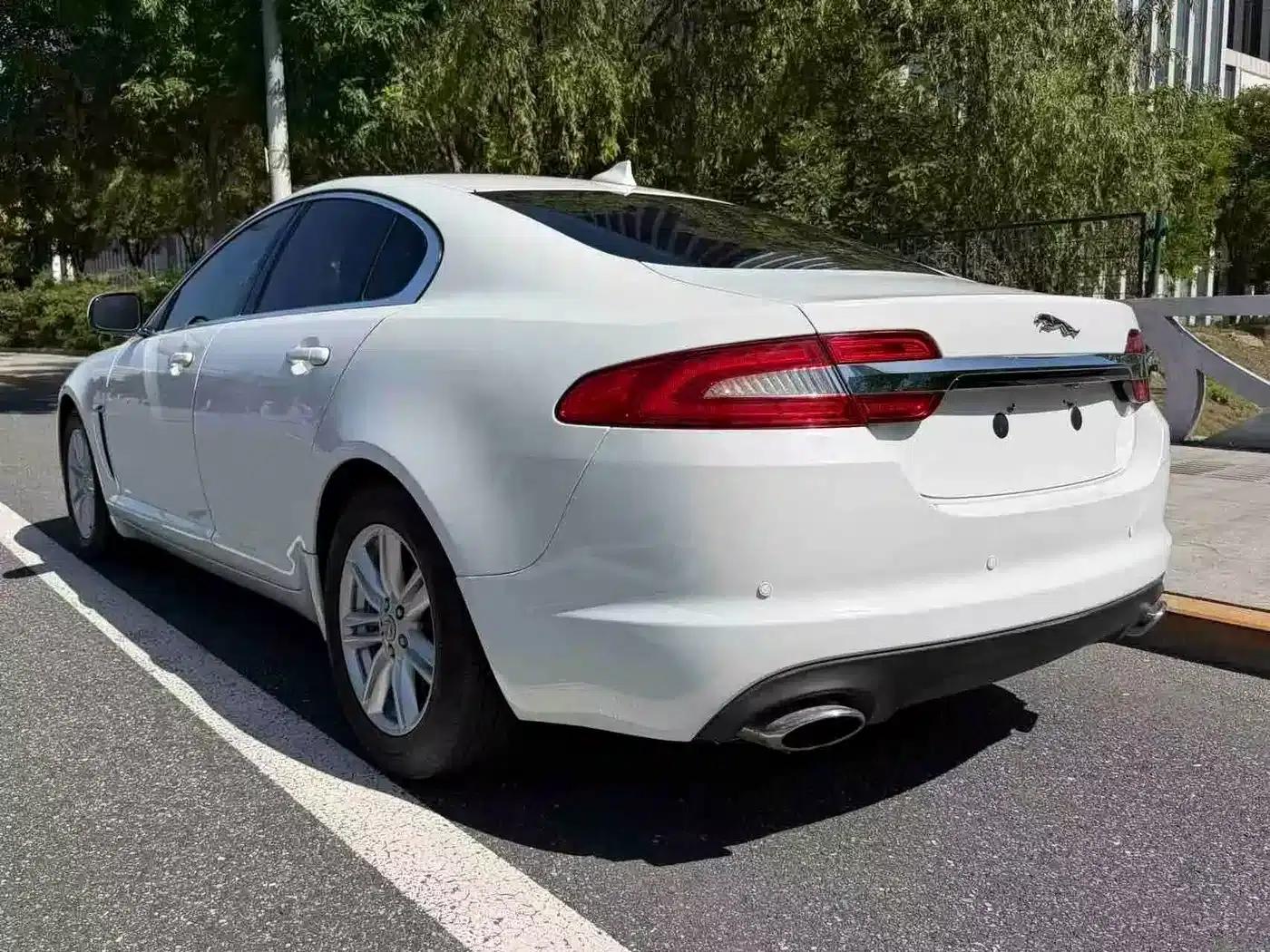 Jaguar XF 2015 XF 2.0T Elegance Edition — миниатюра 4