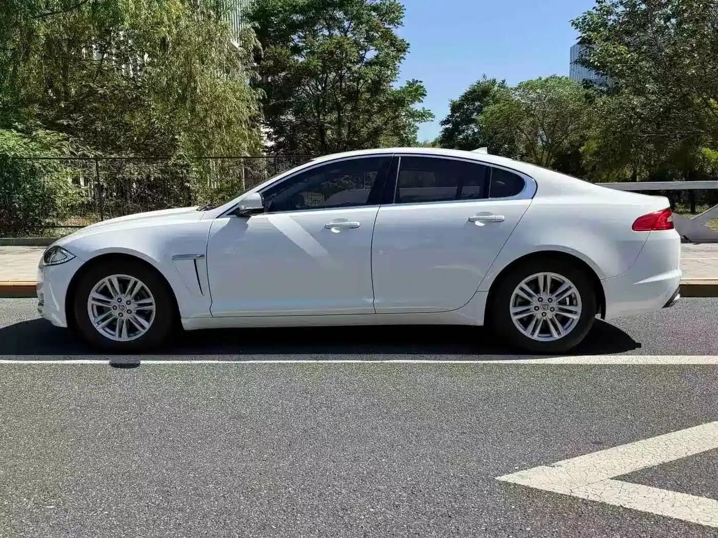 Jaguar XF 2015 XF 2.0T Elegance Edition — миниатюра 5
