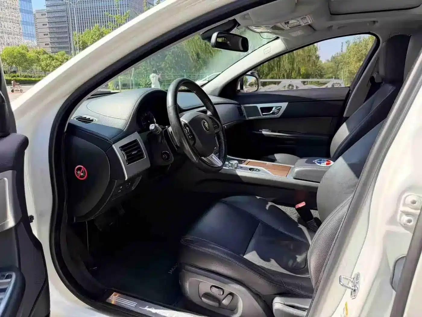 Jaguar XF 2015 XF 2.0T Elegance Edition — миниатюра 6