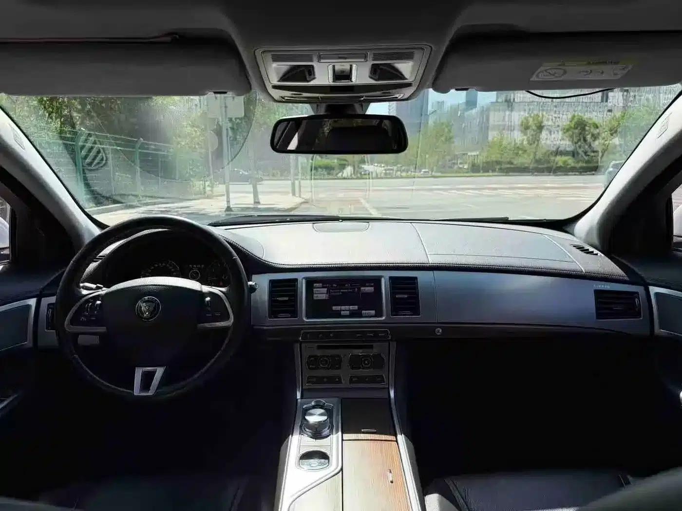 Jaguar XF 2015 XF 2.0T Elegance Edition — миниатюра 8