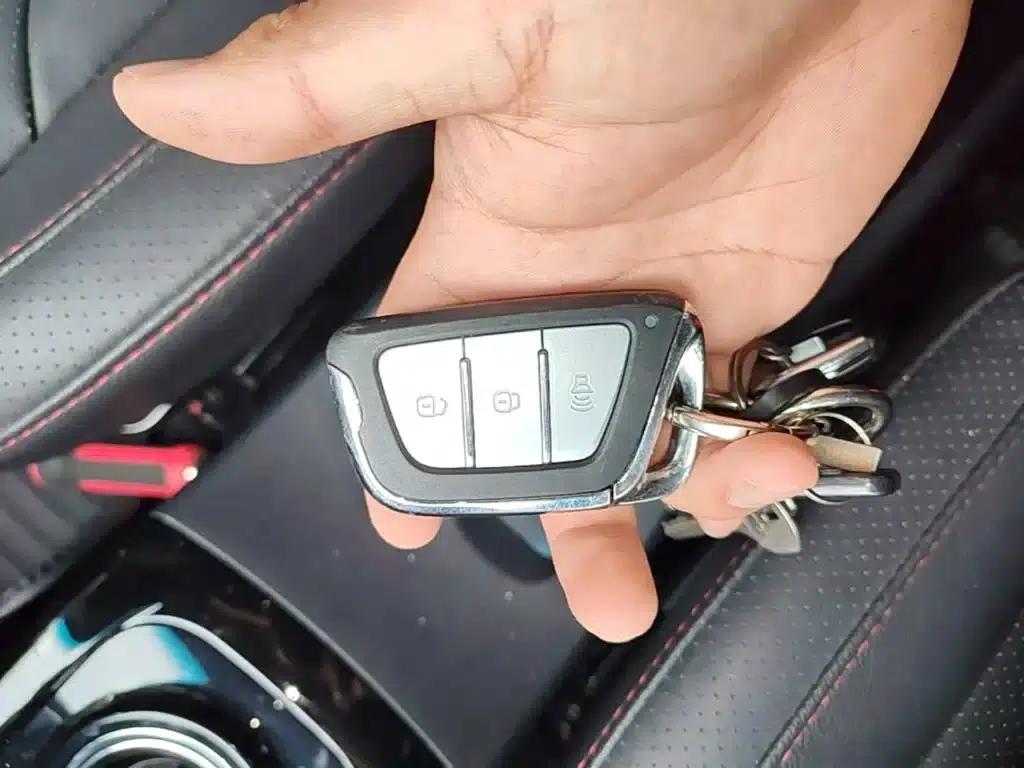 JAC iEV7S 2019 Luxury Intelligent Premium Edition — миниатюра 9