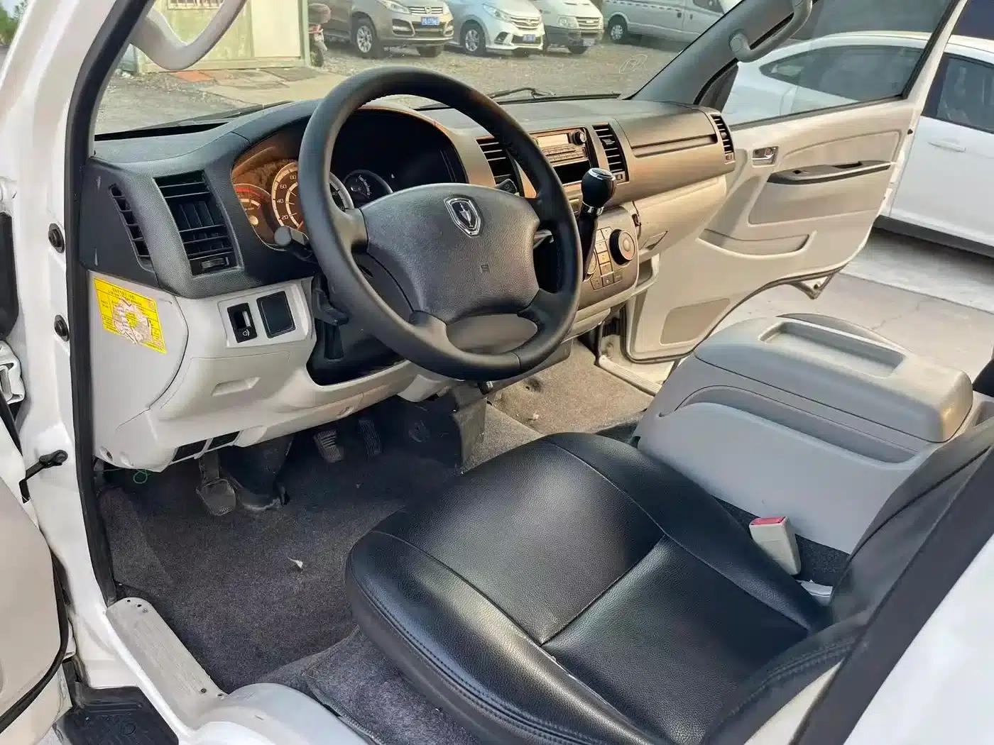 Jinbei Haishi 2016 2.0L Luxury V19 — миниатюра 6