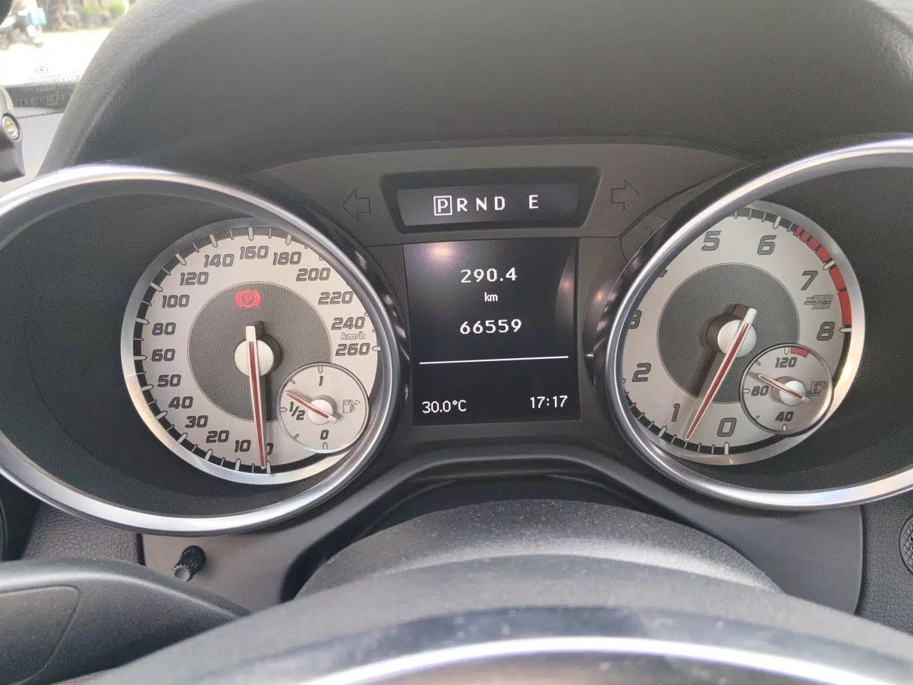 Mercedes-Benz SLK-Class 2011 SLK 200 Fashion Model — миниатюра 11