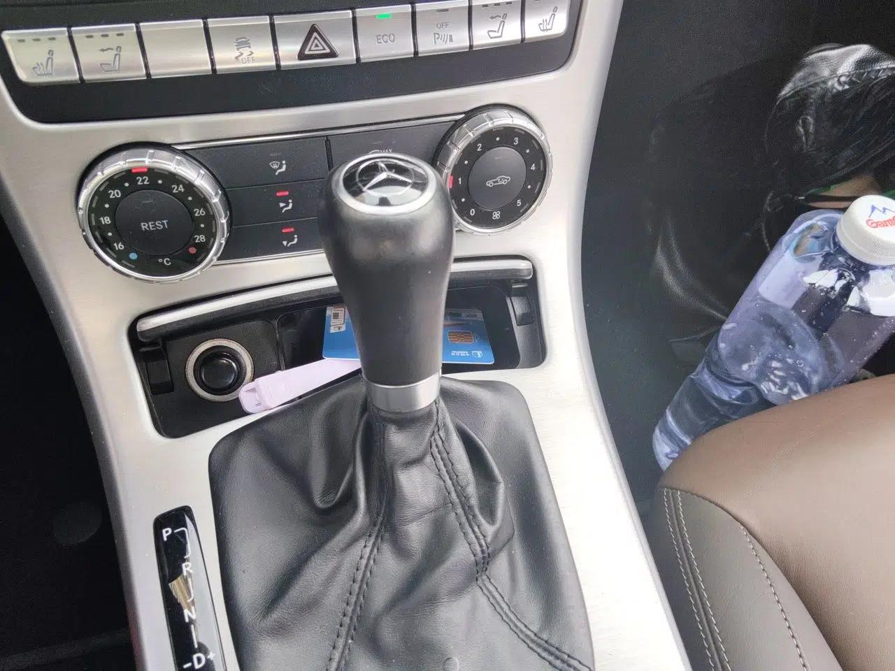 Mercedes-Benz SLK-Class 2011 SLK 200 Fashion Model — миниатюра 14