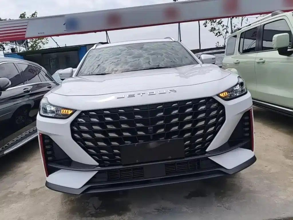 Jetour X70 PRO 2023 1.6T DCT Enjoy PRO 7-seater — миниатюра 3