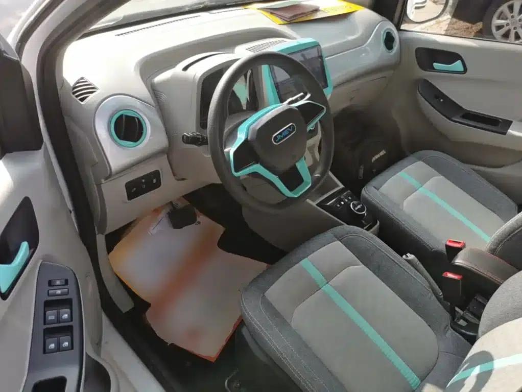 Yizhi EV2 2023 Auspicious Edition 201km Comfort Model — миниатюра 15