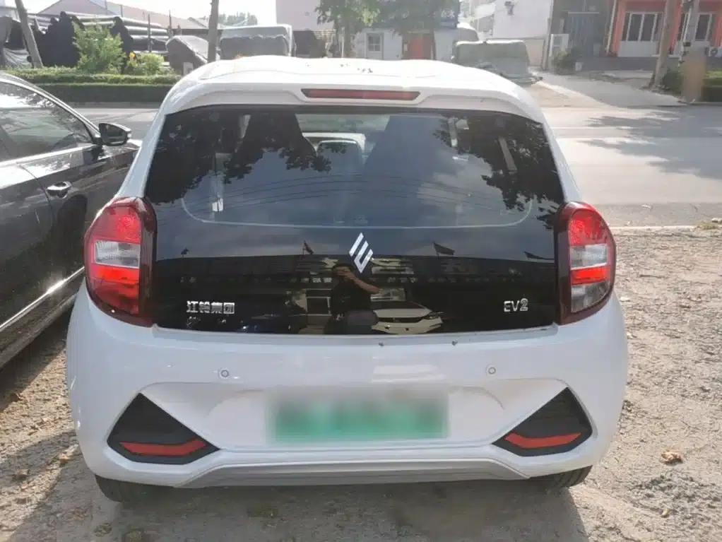 Yizhi EV2 2023 Auspicious Edition 201km Comfort Model — миниатюра 6