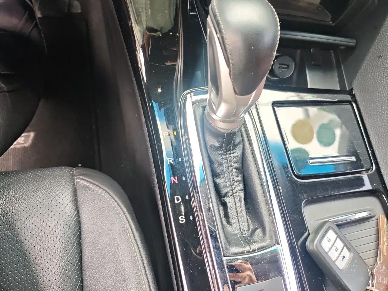 Honda Spirior 2015 2.0L Collector's Edition — миниатюра 14