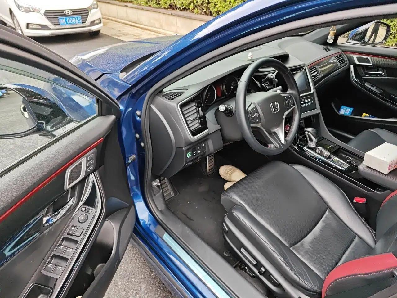 Honda Spirior 2015 2.4L Si — миниатюра 16