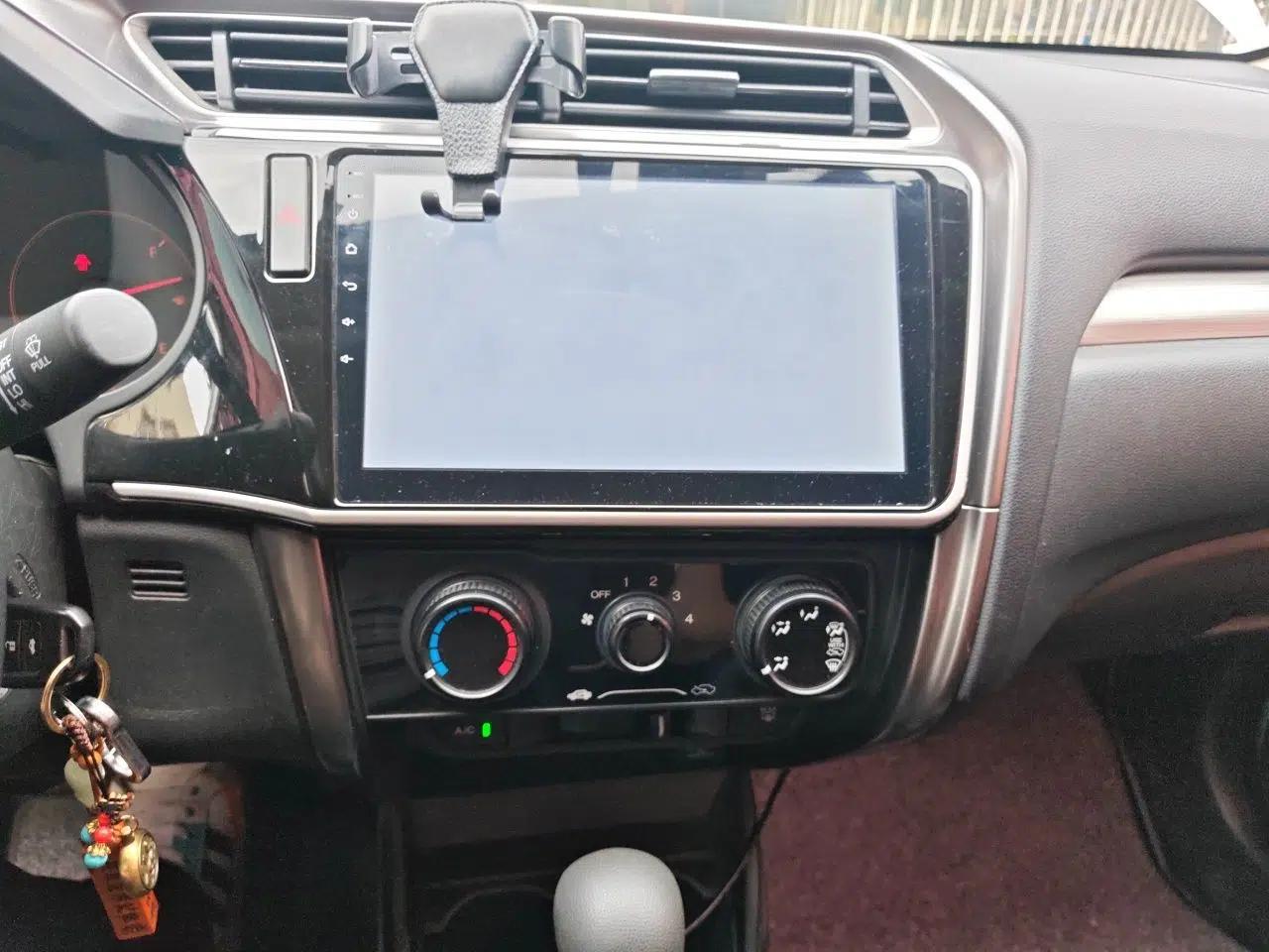 Honda Greiz 2016 1.5L CVT Classic Edition — миниатюра 13