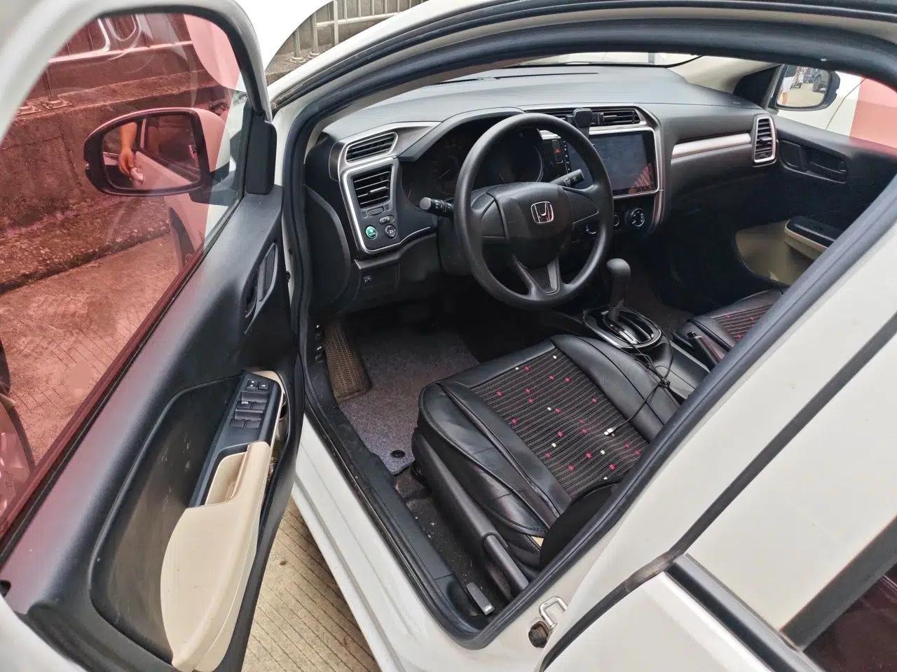 Honda Greiz 2016 1.5L CVT Classic Edition — миниатюра 16