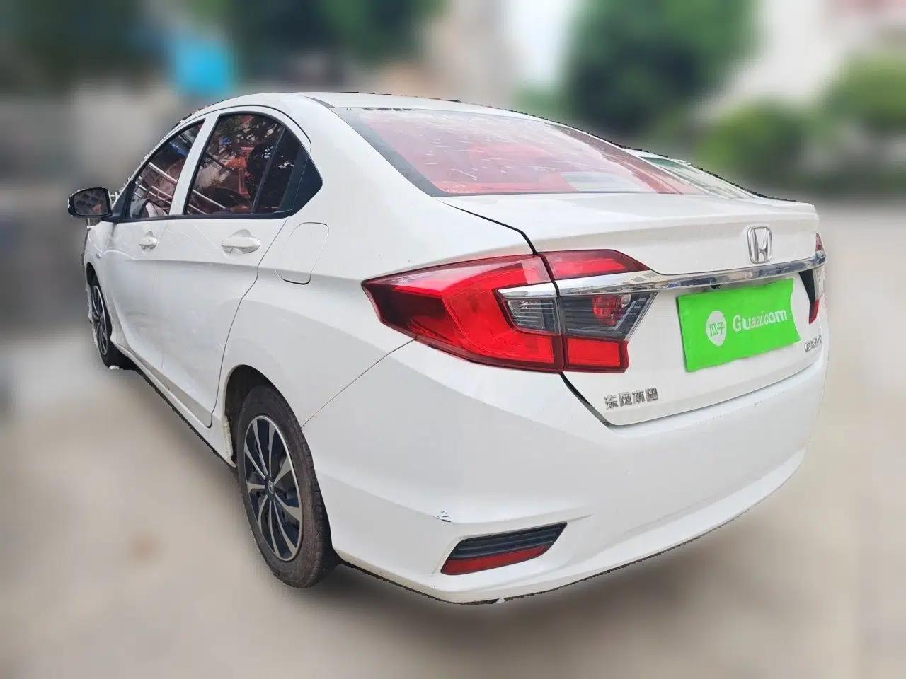 Honda Greiz 2016 1.5L CVT Classic Edition — миниатюра 4