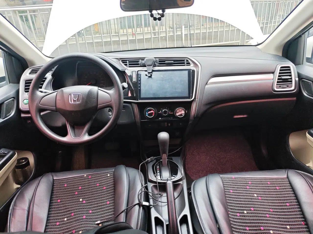 Honda Greiz 2016 1.5L CVT Classic Edition — миниатюра 9