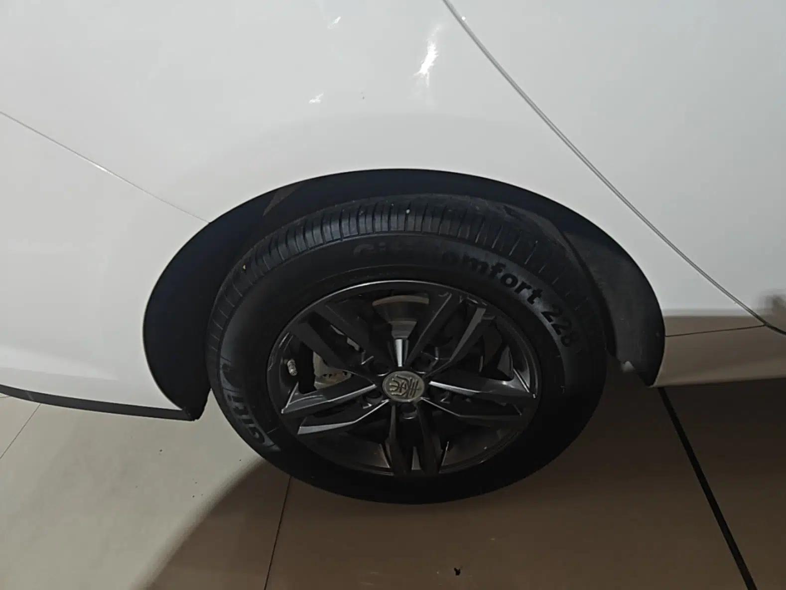 BYD Qin Pro 2019 Super Edition 1.5TI Automatic Smart Connect FENGSHANG Model China V Standard — миниатюра 11