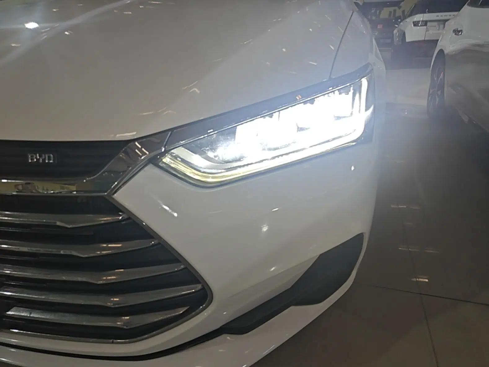 BYD Qin Pro 2019 Super Edition 1.5TI Automatic Smart Connect FENGSHANG Model China V Standard — миниатюра 8