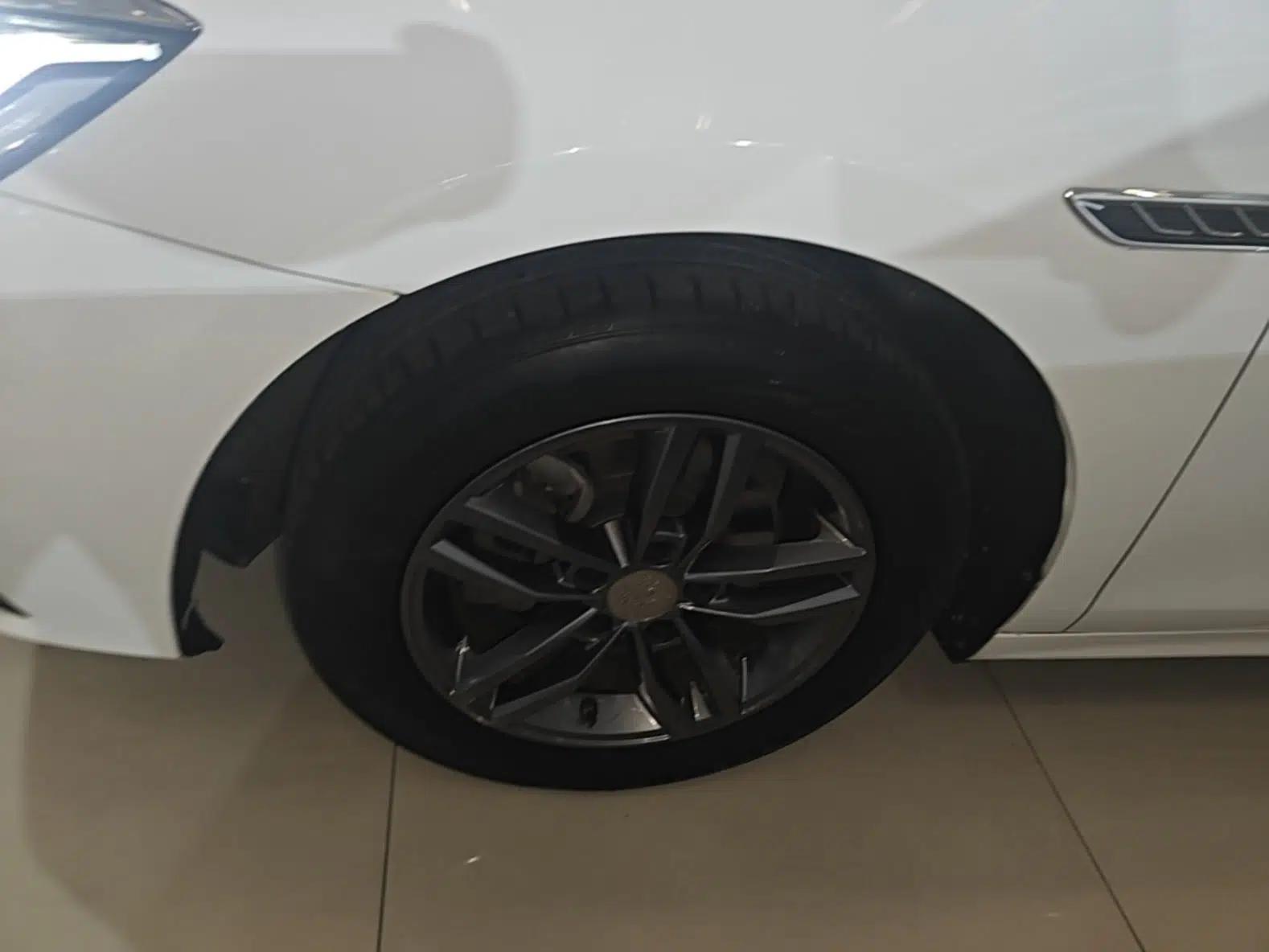 BYD Qin Pro 2019 Super Edition 1.5TI Automatic Smart Connect FENGSHANG Model China V Standard — миниатюра 10