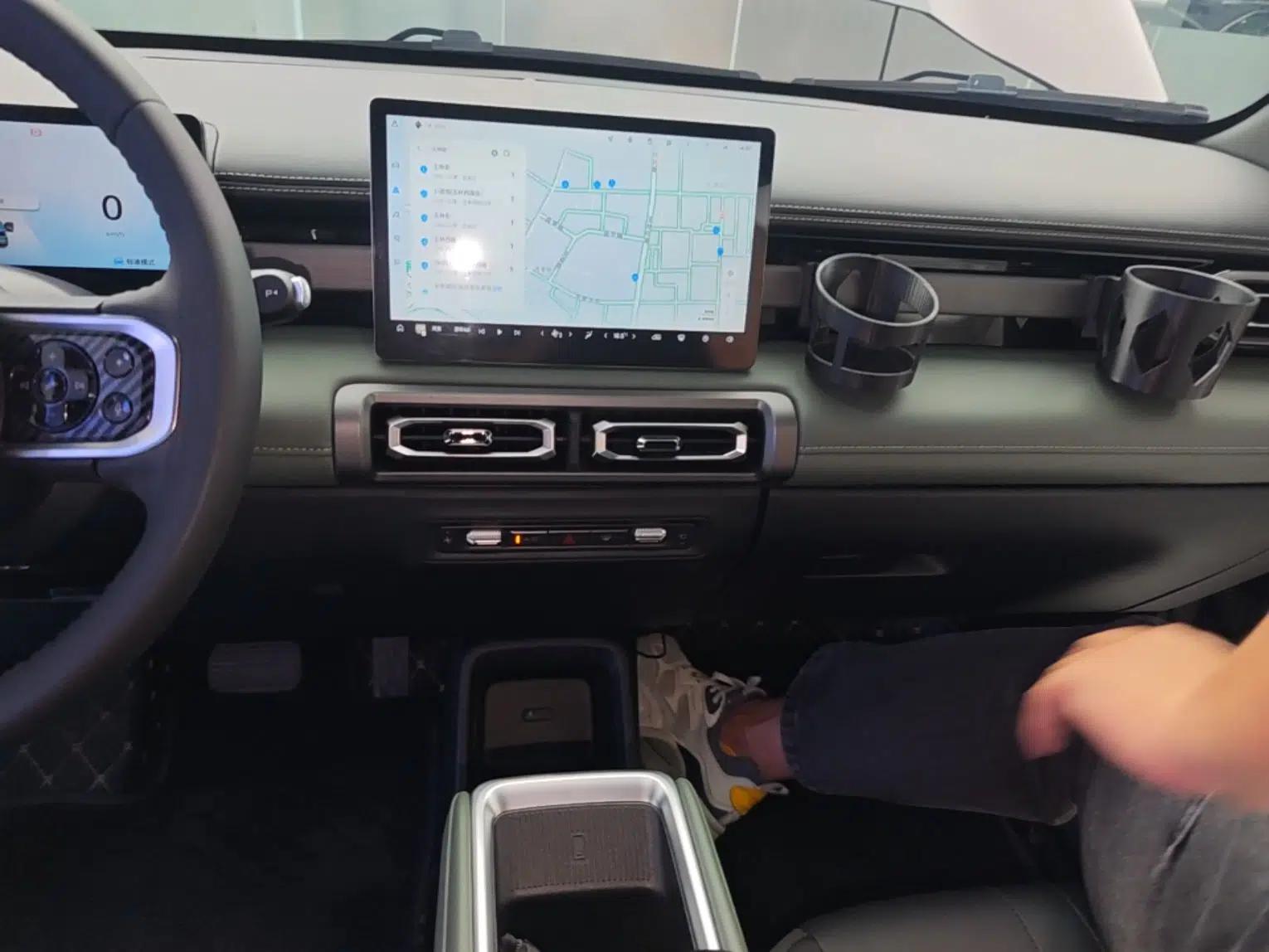 Baojun Spark EUV 2024 Flagship Edition 4 Seats — миниатюра 15