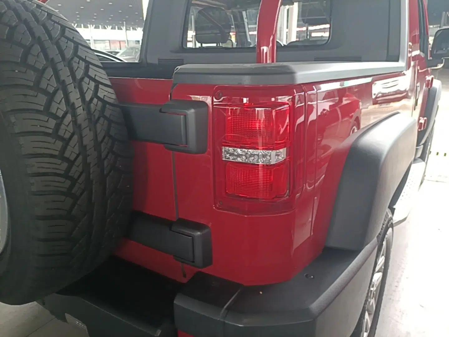 BAIC Off-Road F40 2019 2.3T Automatic Cube Edition — миниатюра 9