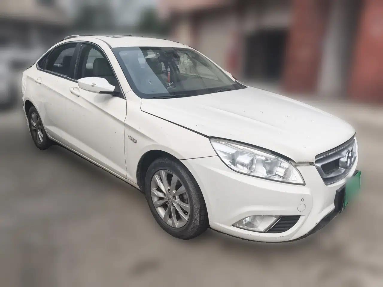 BAIC Senova D50 2014 1.5L manual comfort version — миниатюра 3